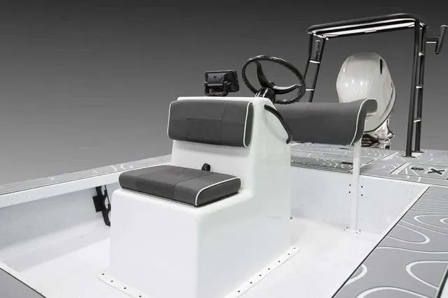 Slide: The Image of Xpress Skiff 185 2026 - 7