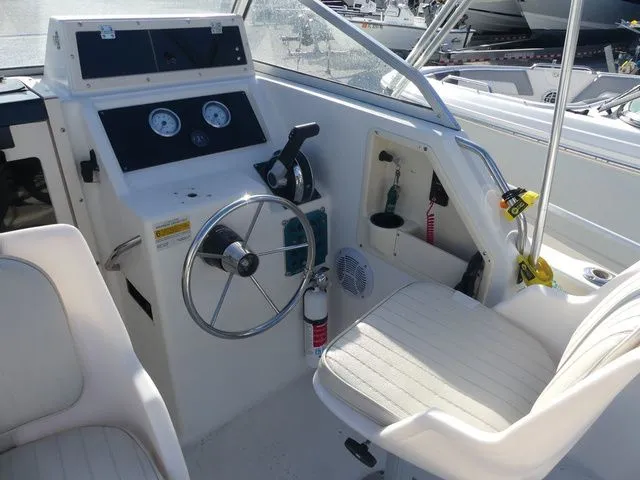 Slide: The Image of Sea Pro CUDDY WALKAROUND 1998 - 6