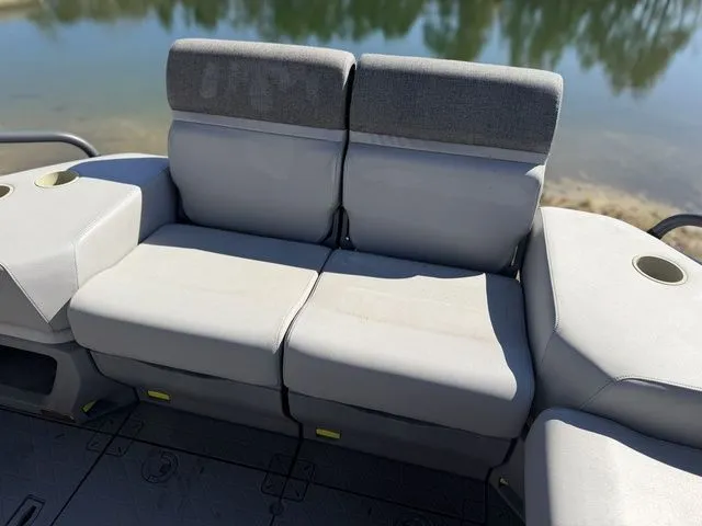 Slide: The Image of Sea-Doo Switch® Sport Compact - 170 hp Galvanized 2024 - 13