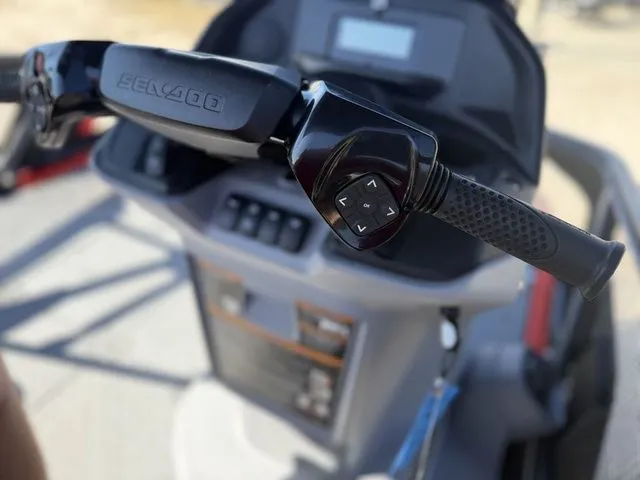 Slide: The Image of Sea-Doo Switch® Sport Compact - 170 hp Galvanized 2024 - 20