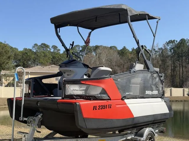 Slide: The Image of Sea-Doo Switch® Sport Compact - 170 hp Galvanized 2024 - 3