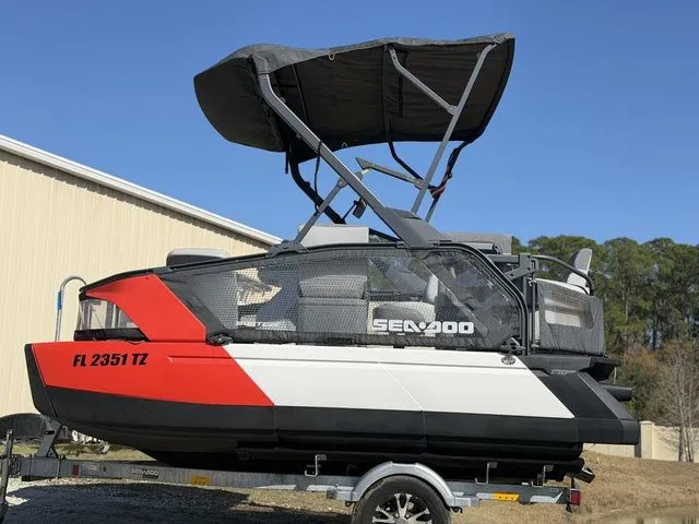 Slide: The Image of Sea-Doo Switch® Sport Compact - 170 hp Galvanized 2024 - 4