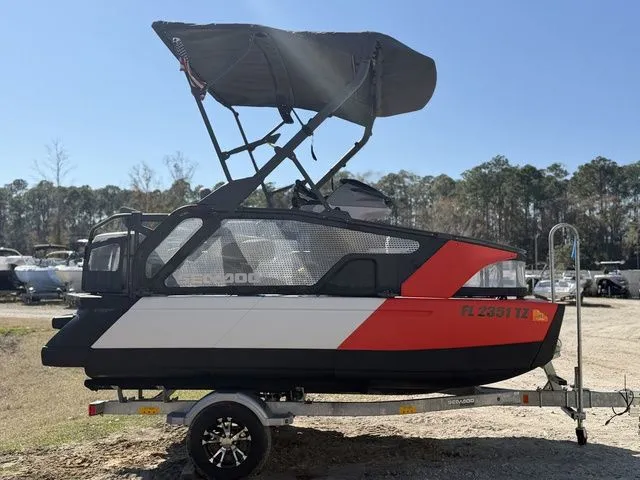 Slide: The Image of Sea-Doo Switch® Sport Compact - 170 hp Galvanized 2024 - 8