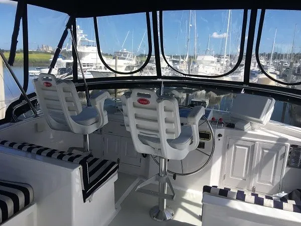 Slide: The Image of Interior of a 2005 DeFever 44+5 yacht at the marina. - 19