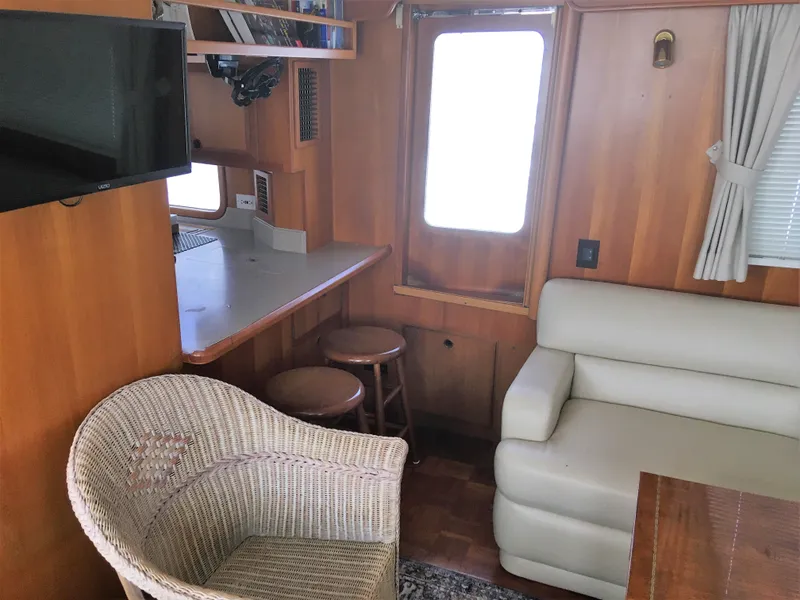 Slide: The Image of Interior of a 2005 DeFever 44+5 yacht. - 29