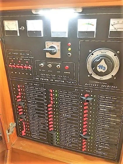 Slide: The Image of Control panel of 2005 DeFever 44+5 yacht. - 35