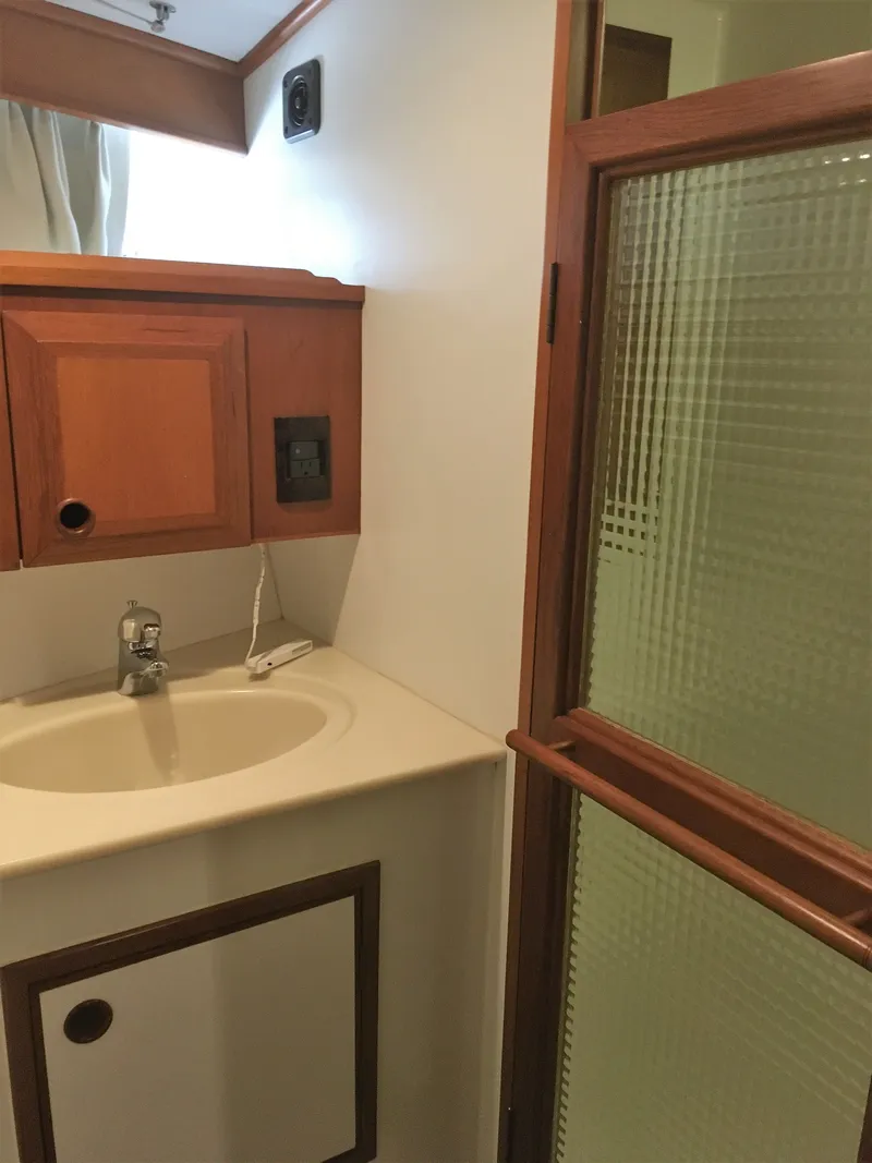 Slide: The Image of Bathroom in DeFever 44+5 boat, year 2005. - 46