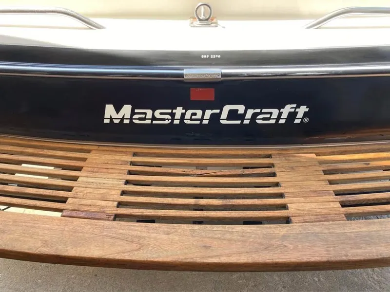 Slide: The Image of MasterCraft Maristar 1993 - 8