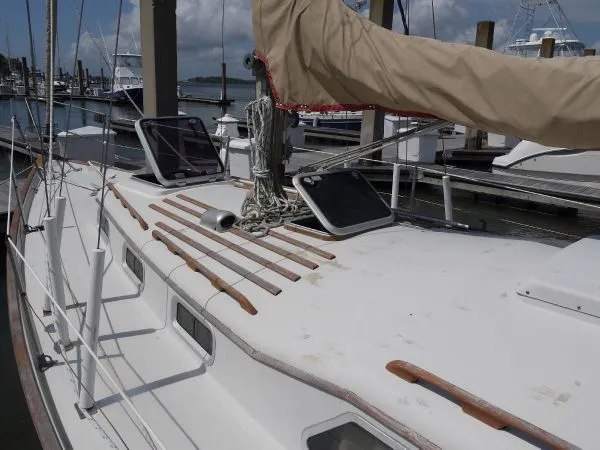 Slide: The Image of Raider Sloop 1970 - 5