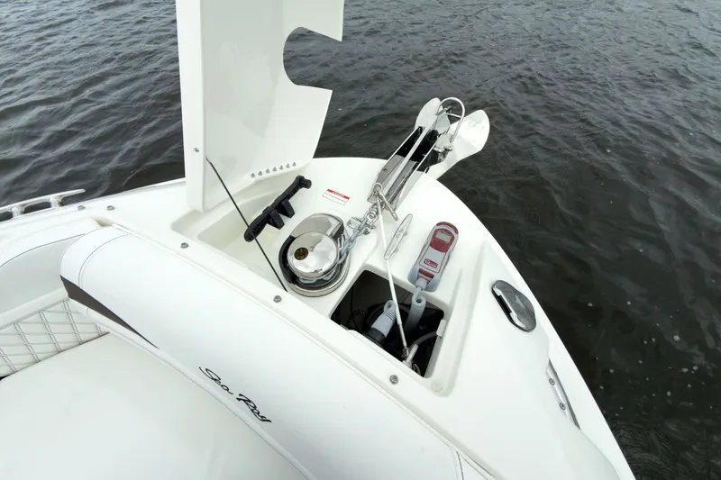 Slide: The Image of Sea Ray SLX 260 Outboard 2026 - 23