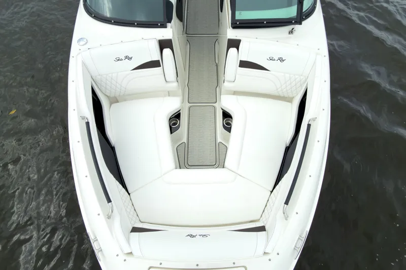 Slide: The Image of Sea Ray SLX 260 Outboard 2026 - 24