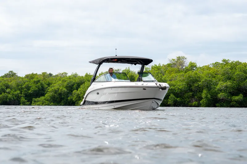 Slide: The Image of Sea Ray SLX 260 Outboard 2026 - 30