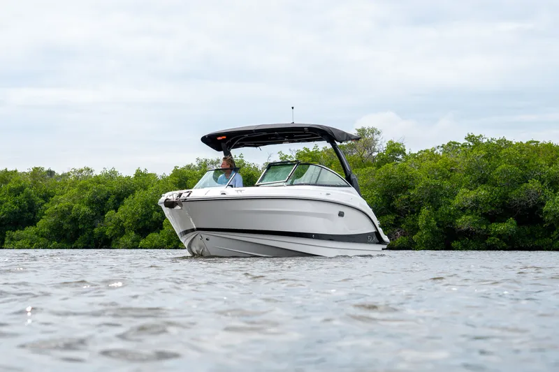 Slide: The Image of Sea Ray SLX 260 Outboard 2026 - 31
