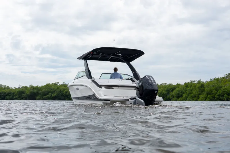 Slide: The Image of Sea Ray SLX 260 Outboard 2026 - 34