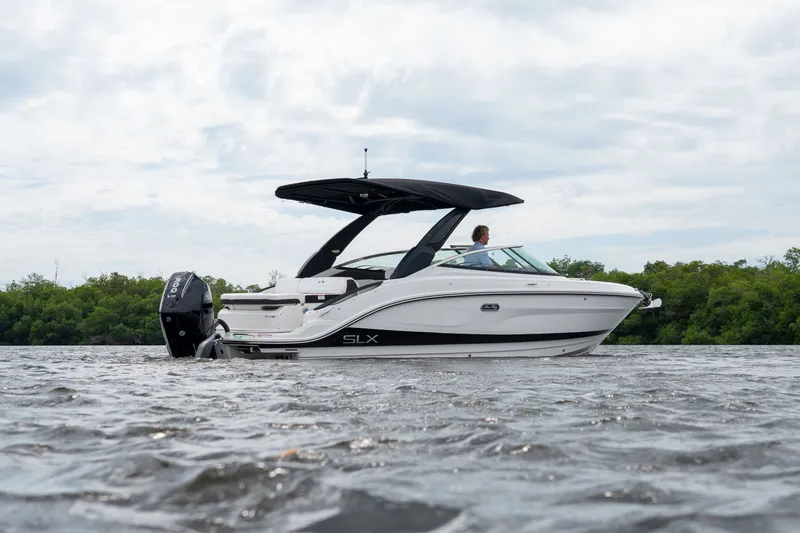 Slide: The Image of Sea Ray SLX 260 Outboard 2026 - 35
