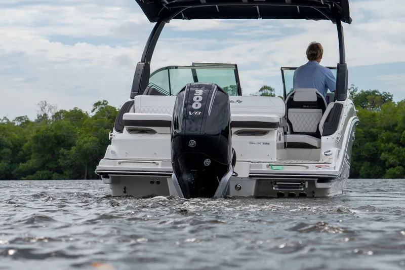 Slide: The Image of Sea Ray SLX 260 Outboard 2026 - 4
