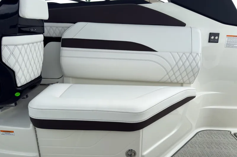 Slide: The Image of Sea Ray SLX 260 Outboard 2026 - 8
