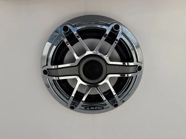 Slide: The Image of Robalo R302 Center Console 2022 - 21