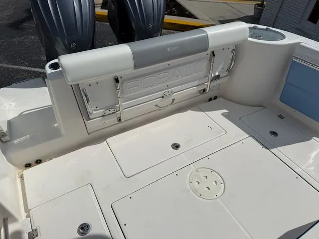 Slide: The Image of Robalo R302 Center Console 2022 - 8