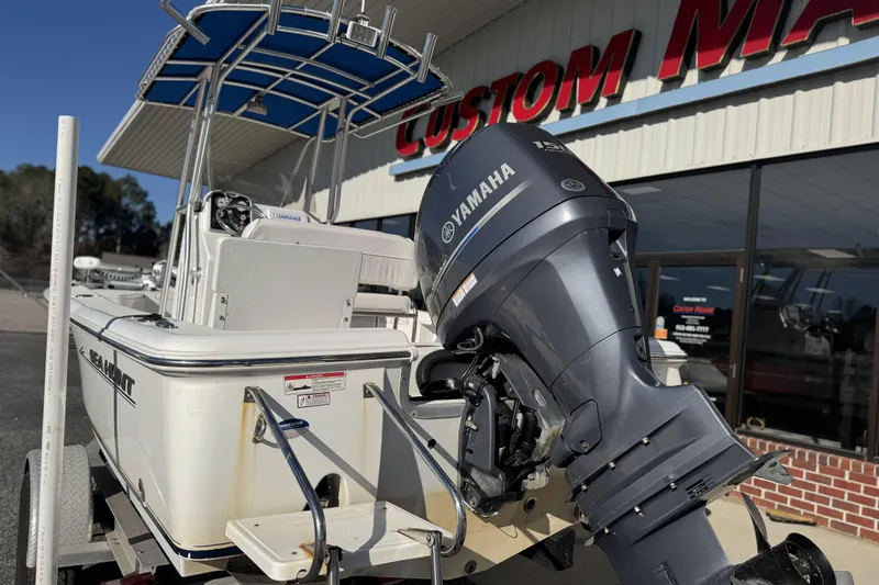 Slide: The Image of 2013 Sea Hunt BX 20 BR boat with Yamaha outboard motor at dealership. - 5