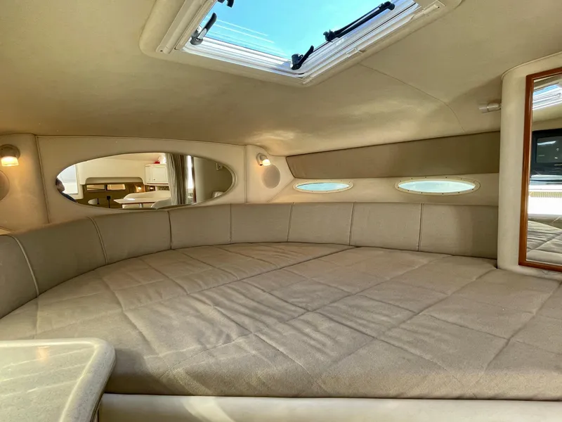 Slide: The Image of Interior of a 2001 Sea Ray Sundancer 310 yacht. - 21