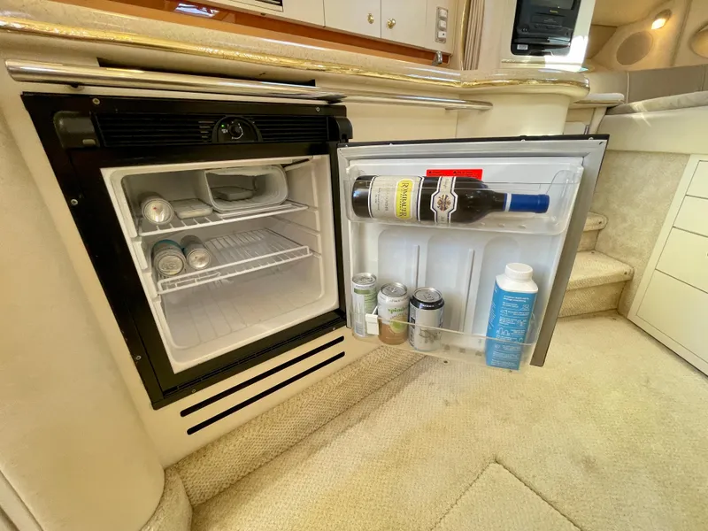 Slide: The Image of Refrigerator in 2001 Sea Ray Sundancer 310 boat. - 24