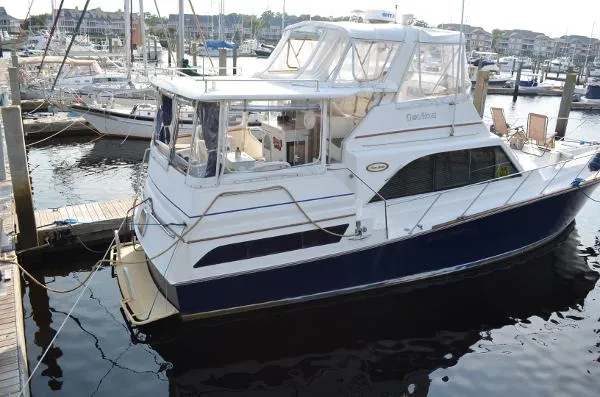 Slide: The Image of Ocean Yachts 46 Sunliner 1984 - 1