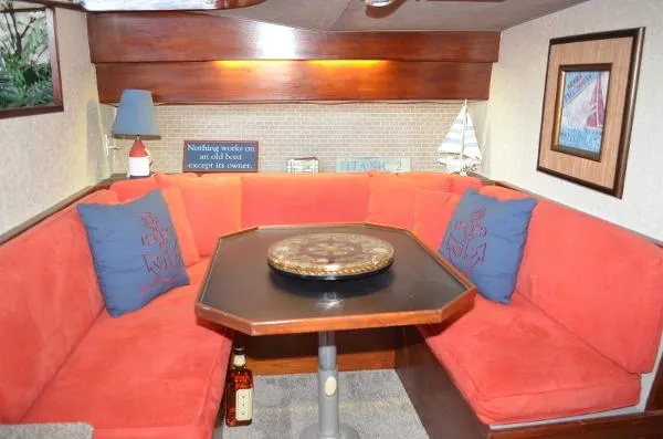 Slide: The Image of Ocean Yachts 46 Sunliner 1984 - 10