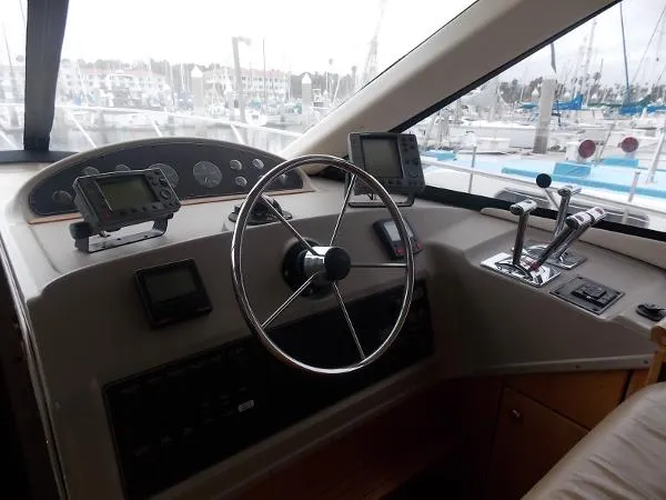 Slide: The Image of Bayliner 3988 Command Bridge Motoryacht 1998 - 4