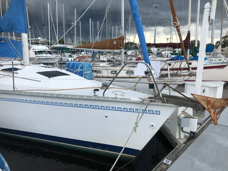 Slide: The Image of Hunter 37.5 Legend 1993 - 5