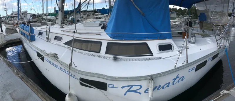 Slide: The Image of Hunter 37.5 Legend 1993 - 7