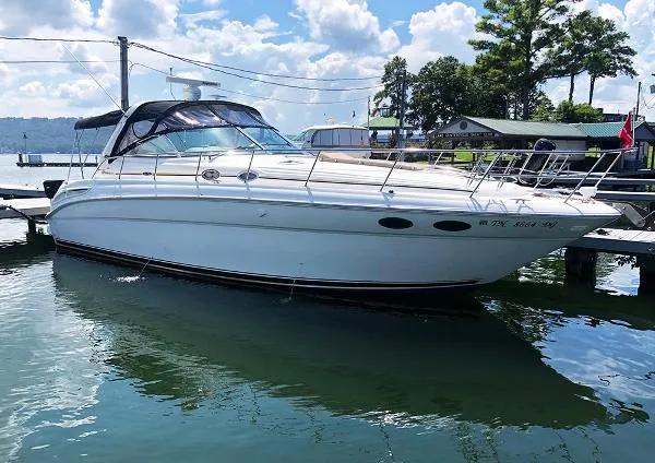Slide: The Image of Sea Ray 380 Sundancer 2003 - 4