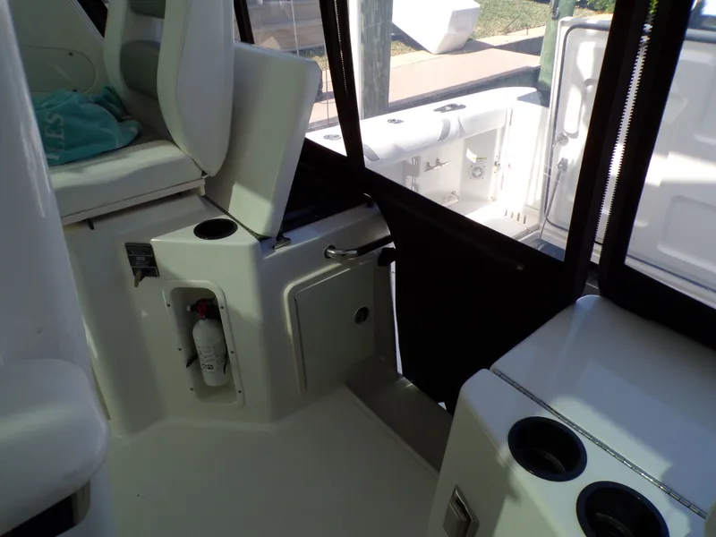 Slide: The Image of Boston Whaler 345 Conquest 2014 - 47