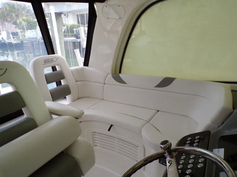 Slide: The Image of Boston Whaler 345 Conquest 2014 - 55