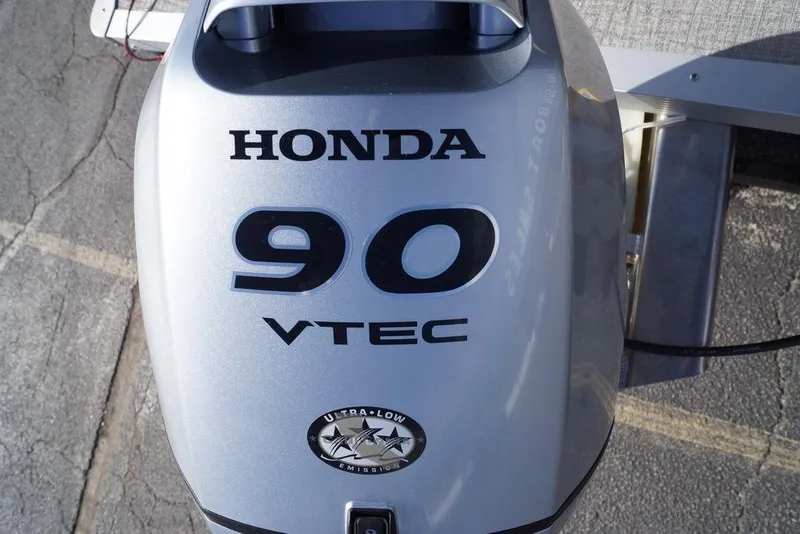 Slide: The Image of Honda 90 VTEC engine on 2026 Avalon GS Quad Lounge boat. - 9