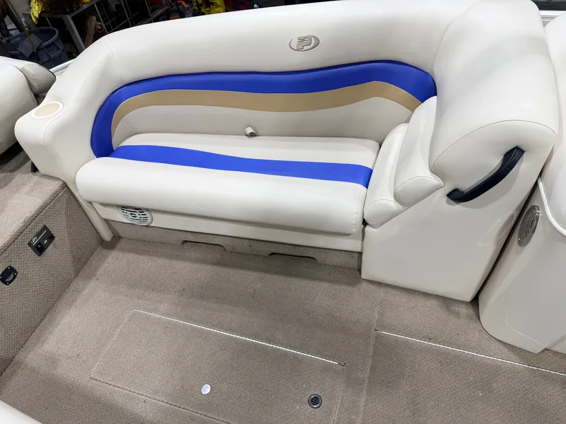 Slide: The Image of Princecraft VENTURA 192 DECK BOAT 2008 - 17