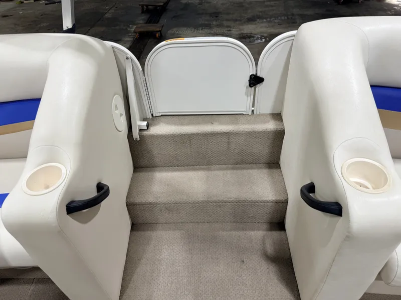 Slide: The Image of Princecraft VENTURA 192 DECK BOAT 2008 - 19