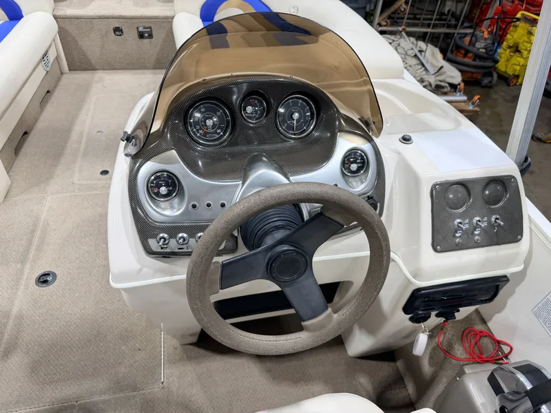 Slide: The Image of Princecraft VENTURA 192 DECK BOAT 2008 - 25