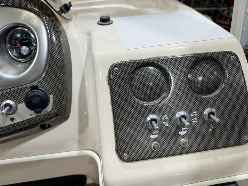 Slide: The Image of Princecraft VENTURA 192 DECK BOAT 2008 - 29