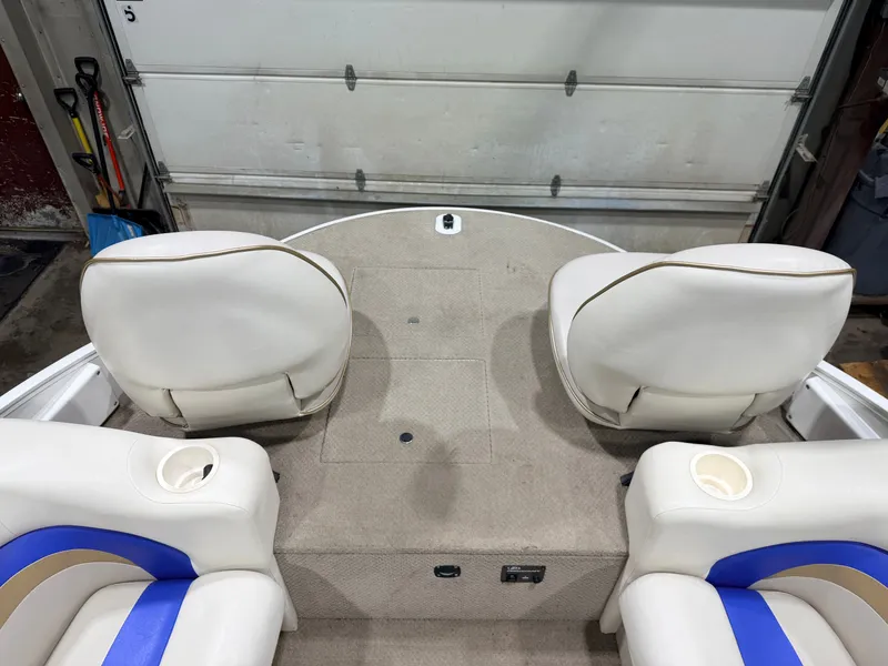 Slide: The Image of Princecraft VENTURA 192 DECK BOAT 2008 - 3