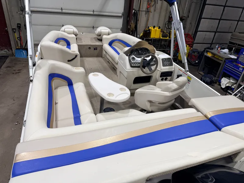 Slide: The Image of Princecraft VENTURA 192 DECK BOAT 2008 - 4