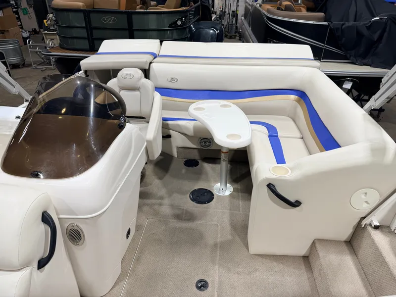 Slide: The Image of Princecraft VENTURA 192 DECK BOAT 2008 - 5