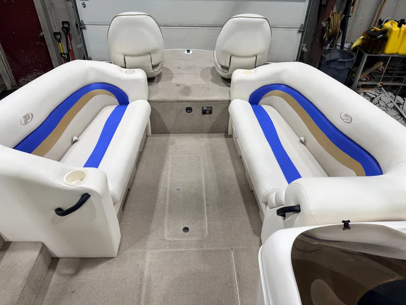 Slide: The Image of Princecraft VENTURA 192 DECK BOAT 2008 - 6