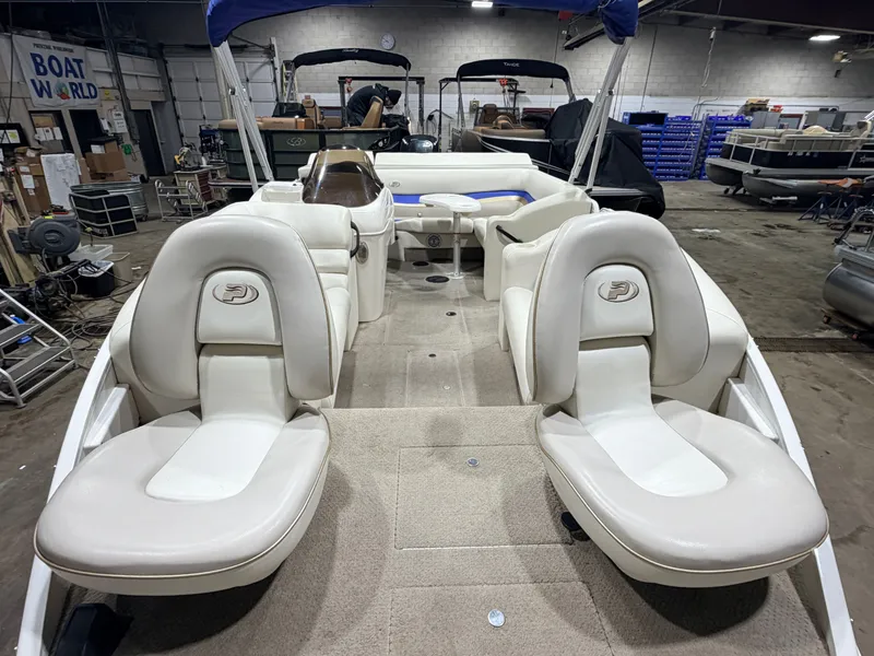 Slide: The Image of Princecraft VENTURA 192 DECK BOAT 2008 - 8