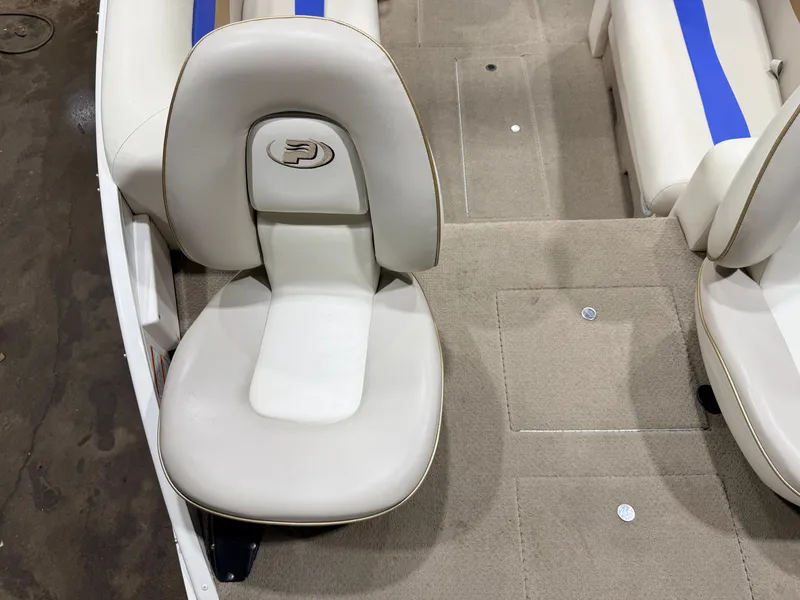 Slide: The Image of Princecraft VENTURA 192 DECK BOAT 2008 - 9