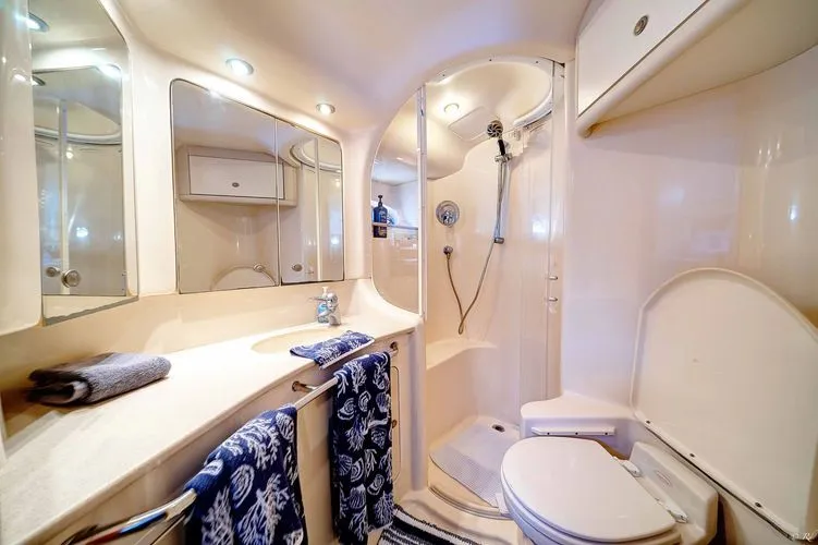 Slide: The Image of 2004 Sea Ray 480 Sedan Bridge - Image 19 - 19