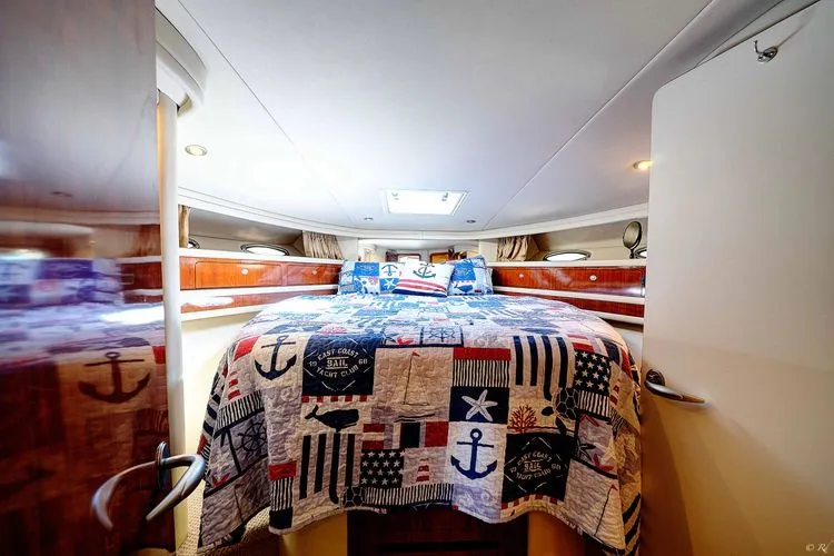 Slide: The Image of 2004 Sea Ray 480 Sedan Bridge - Image 20 - 20