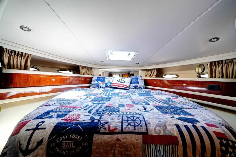 Slide: The Image of 2004 Sea Ray 480 Sedan Bridge - Image 21 - 21