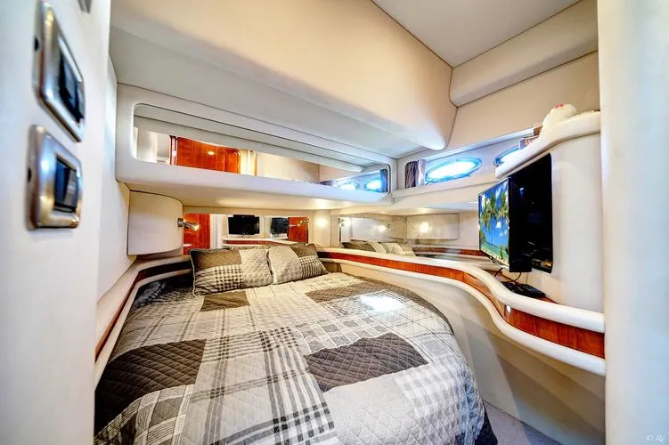 Slide: The Image of 2004 Sea Ray 480 Sedan Bridge - Image 23 - 23