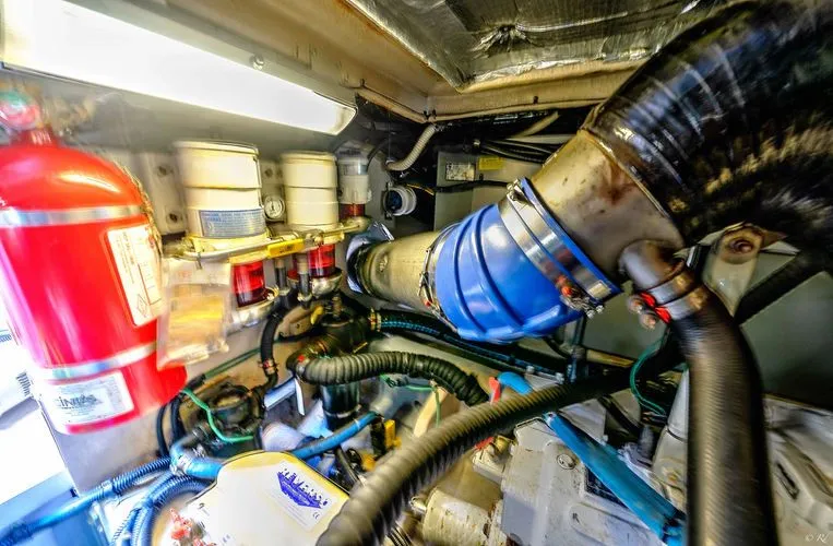 Slide: The Image of 2004 Sea Ray 480 Sedan Bridge - Image 27 - 27